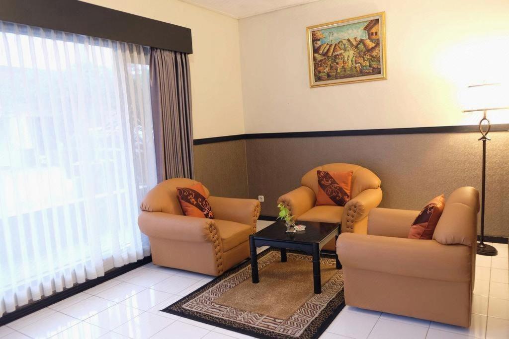 Insumo Palace Hotels & Resorts Kediri  Exterior foto